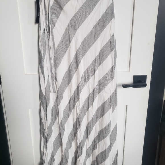 Lulus wrap skirt - Picture 4 of 4